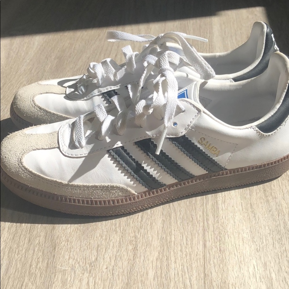 Like new Adidas Samba-white